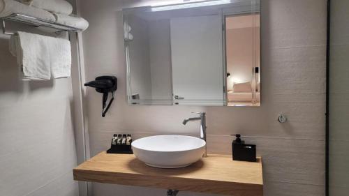 standard_double_with_one_or_two_beds_03